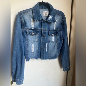 Love Tree Womens Blue Denim Cropped Jacket. Size medium.